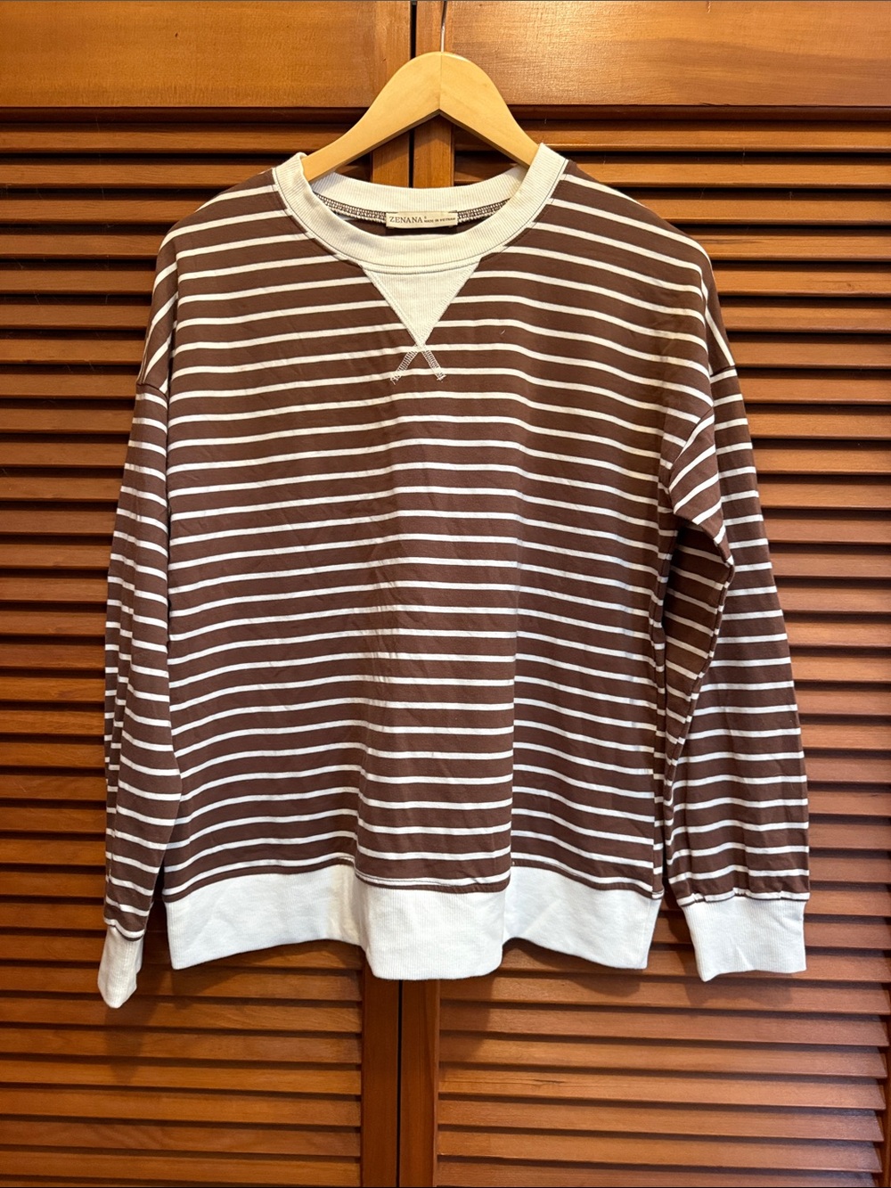 Brown & White Striped Crewneck Sweater / sweatshirt Small